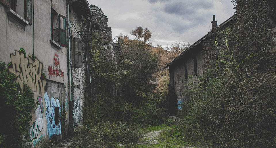Peut-on acheter une maison abandonnée ?